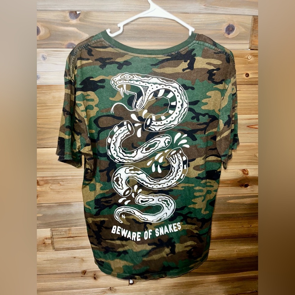 Sketchy tank beware of snakes T-shirt